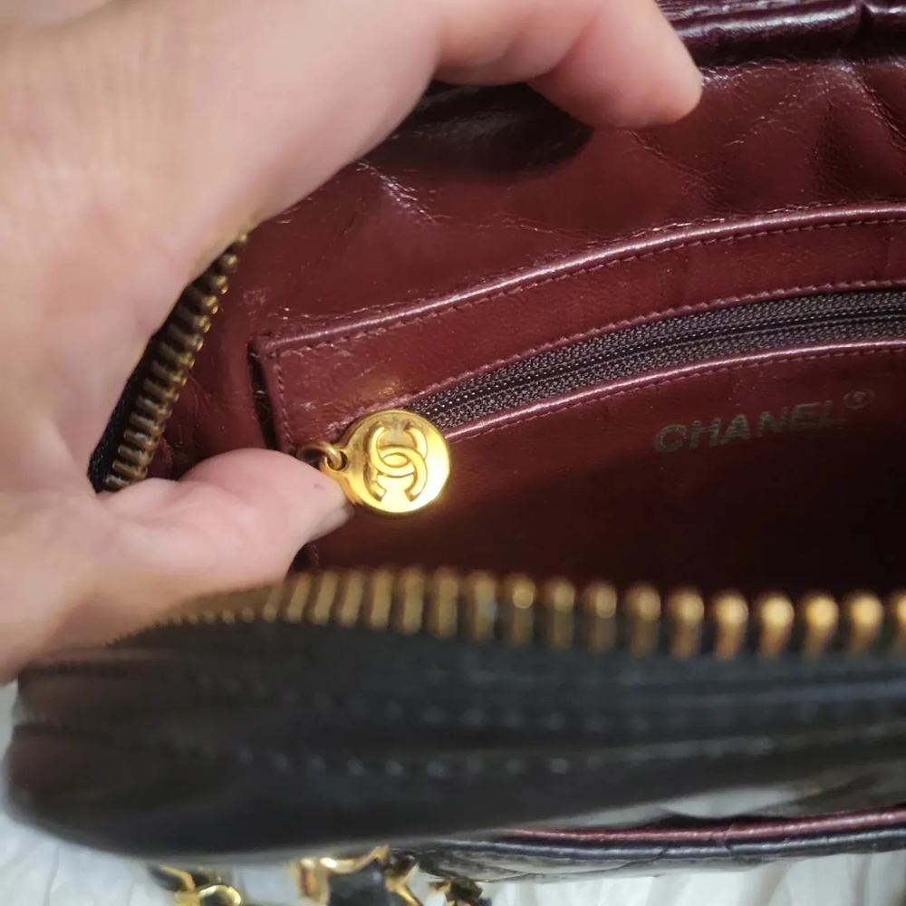 (SOLD)Authentic vintage Chanel camera bag - Picture 7 of 16